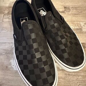 7.5 US Men’s Black Check Vans